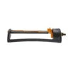 Fiskars Wassersparender Sprinkler, 20 % Weniger Wasserverbrauch, Schwarz-orange 2 Fiskars Wassersparender Sprinkler, 20 % Weniger Wasserverbrauch, Schwarz-orange -Gartengeschäft Im Freien 0930101459 Wassersparender Sprinkler mit Metallfuss 1 78942