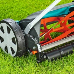 Gardena Comfort Spindelmäher, 400 C / 40 Cm, Für Max. Fläche 250 M² -Gartengeschäft Im Freien 2910600028 Comfort Spindelmaeher 400C 40cm fuer max Flaeche 250 Quadratmeter 1 61657