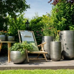 Pflanzgefäß 'Rowen', Silber, Ø 41 X H 72 Cm 23 Pflanzgefäß 'Rowen', Silber, Ø 41 X H 72 Cm -Gartengeschäft Im Freien 3210801614 3210801615 3210801617 3210801618 3210801635 3210801636 3210801637 3210801638 Pflanzgefaess Rowen silber 114959 1